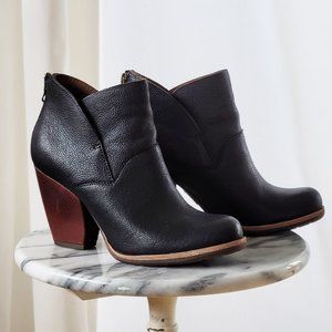 Kork-Ease Black Leather Booties Size 6.5